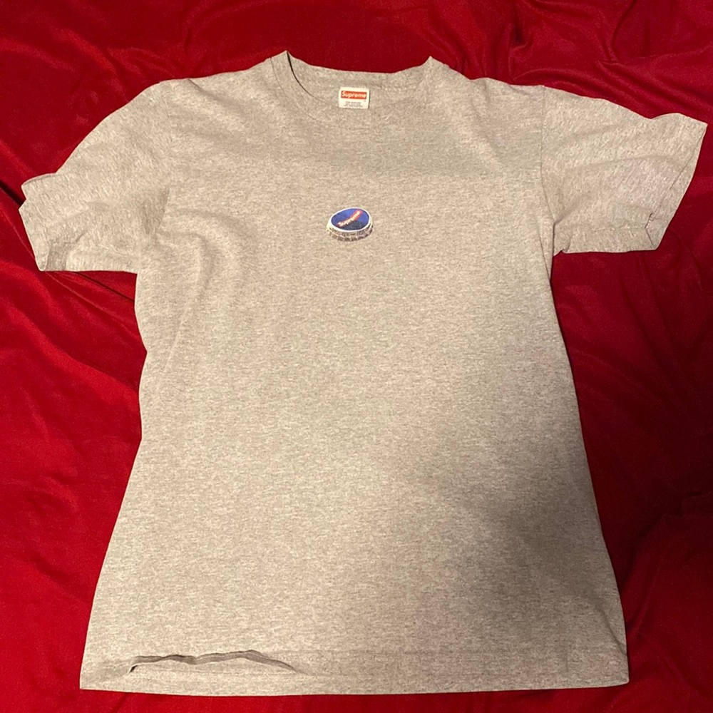 SUPREME BOTTLECAP TEE|| SIZE SMALL|| GREAT CONDITION|| BARLEY WORN
